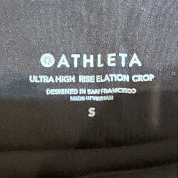 Women’s Athleta Black Leggings Crop - Picture 3 of 4
